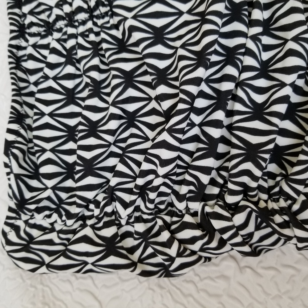 Shoshanna One Piece Black/ White Geometric patter - Picture 4 of 8